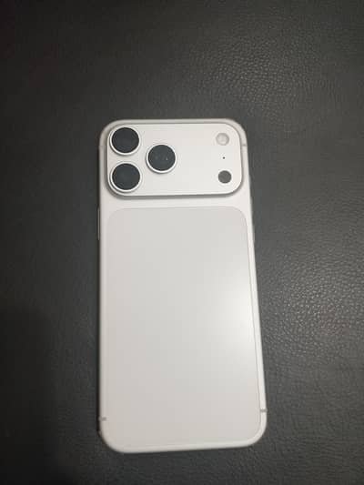 Apple iPhone 17 Pro Max silver titanium
