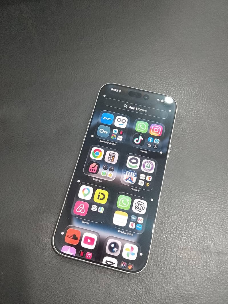 Apple iPhone 17 Pro Max silver titanium 5
