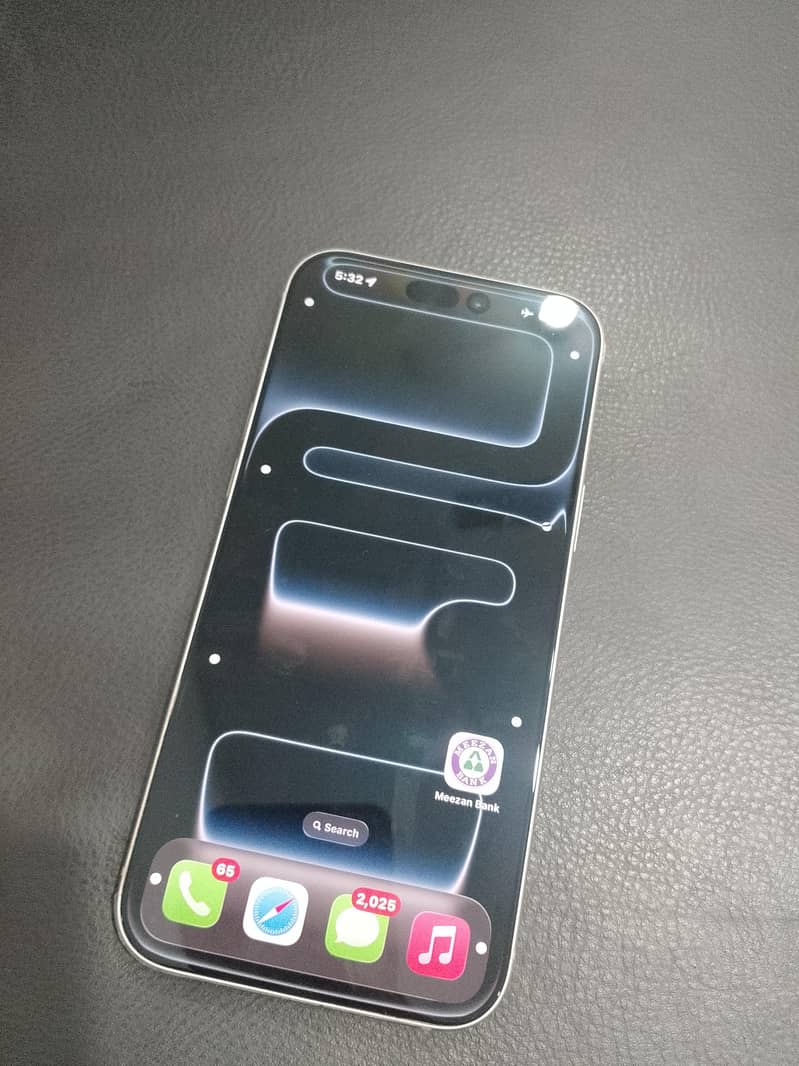 Apple iPhone 17 Pro Max silver titanium 6