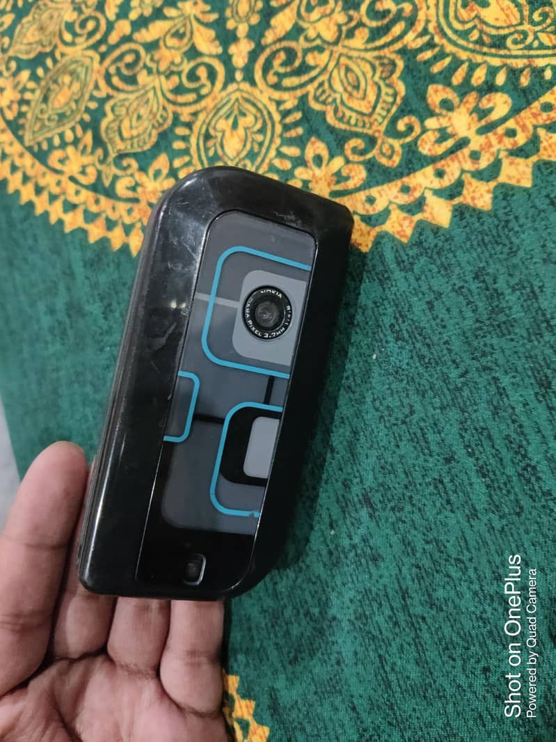 Nokia 7610 1