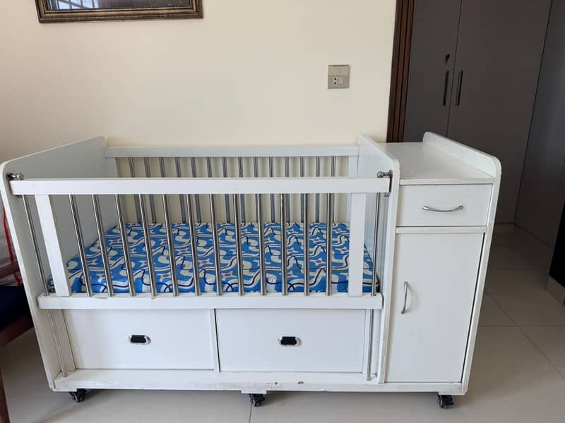 Baby cot 3