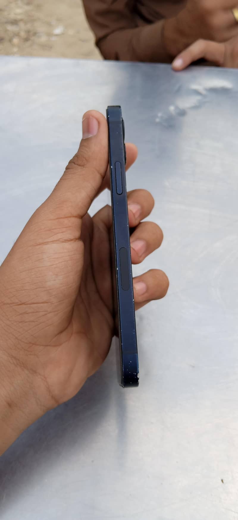 Apple iPhone 12 4