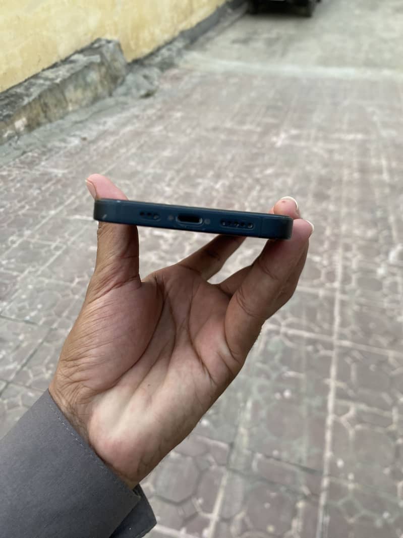 Apple iPhone 13 3