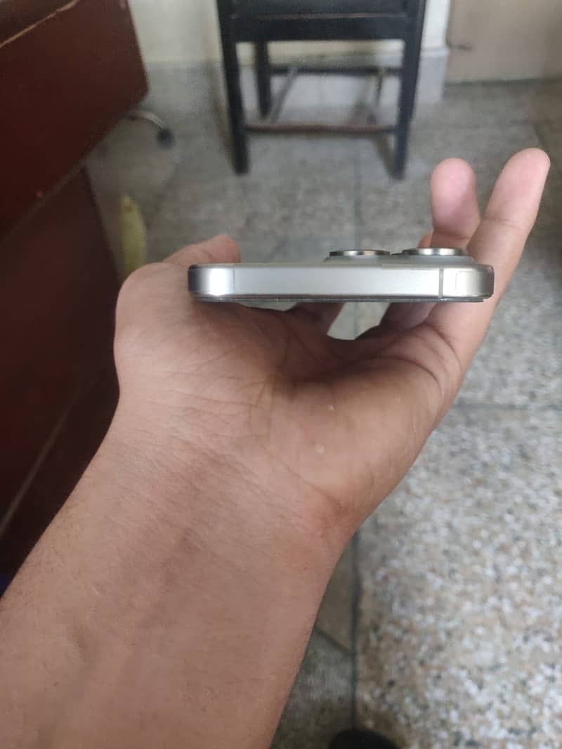 Apple iPhone 15 Pro Max 3