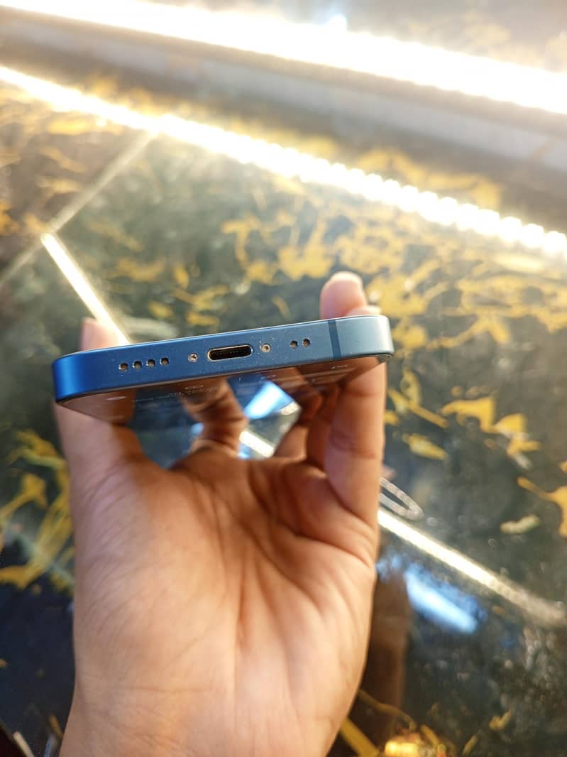 Apple iPhone 13 mini 4