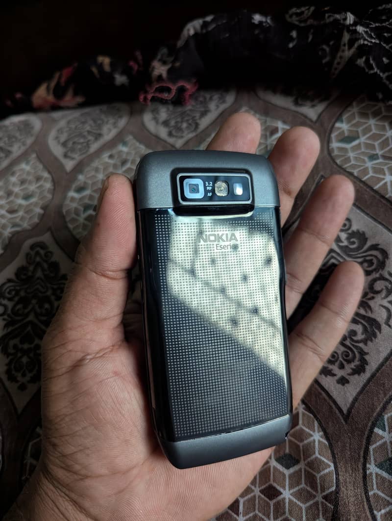 Nokia E71 1