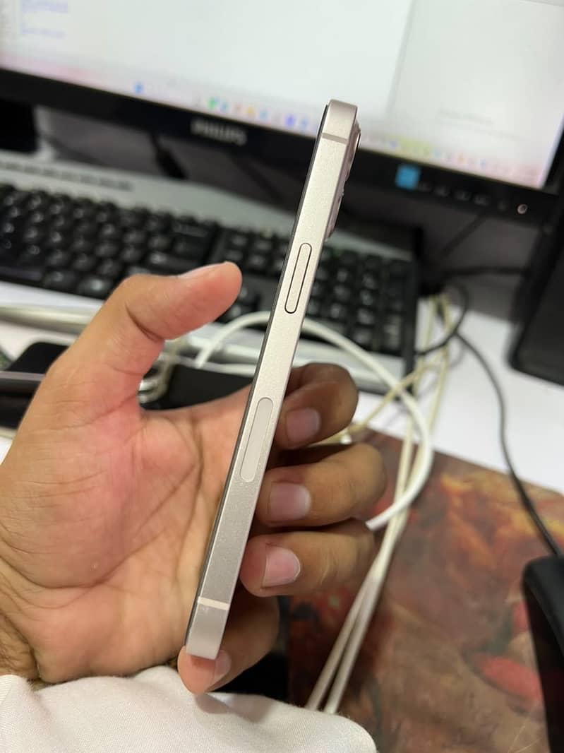 Apple iPhone 13 3