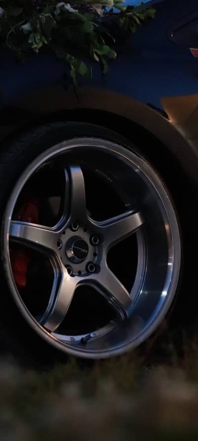Work emotion T5R rims with good quality tyres.