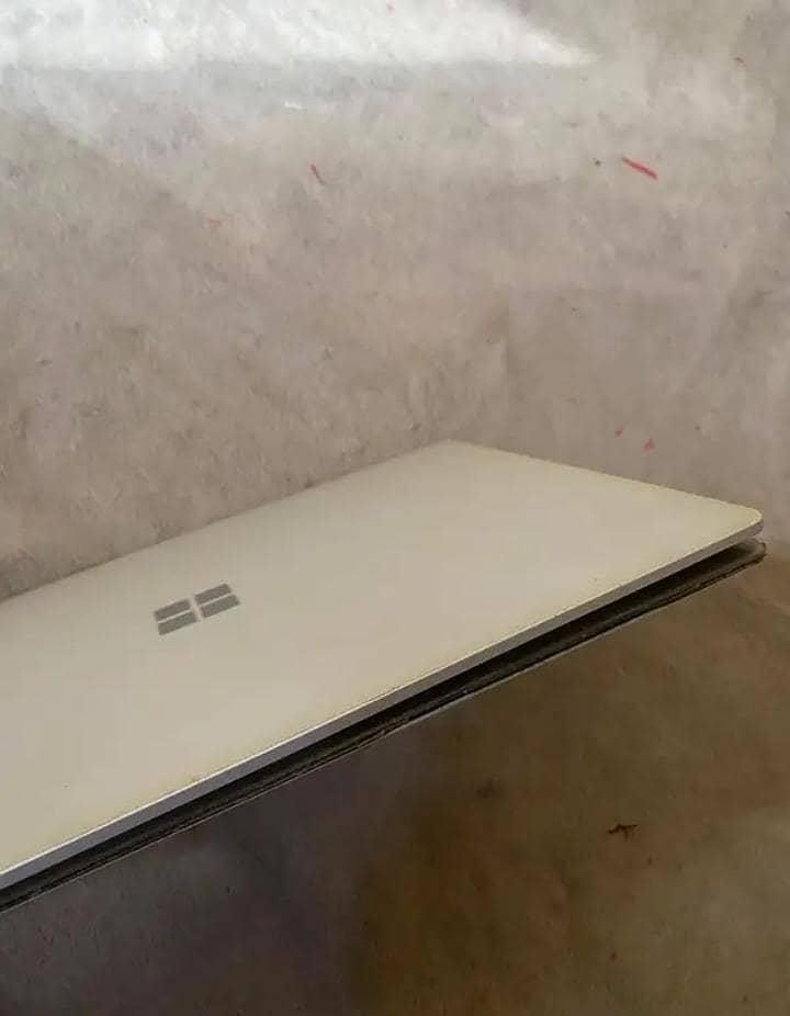 Microsoft surface leptop 4