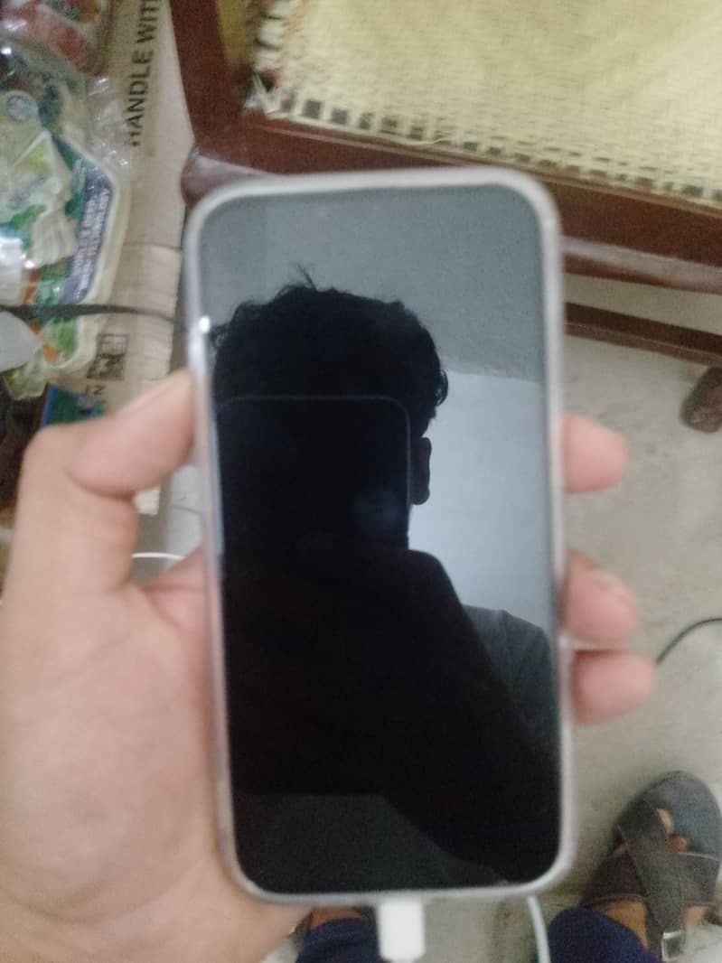 Apple iPhone 13 2