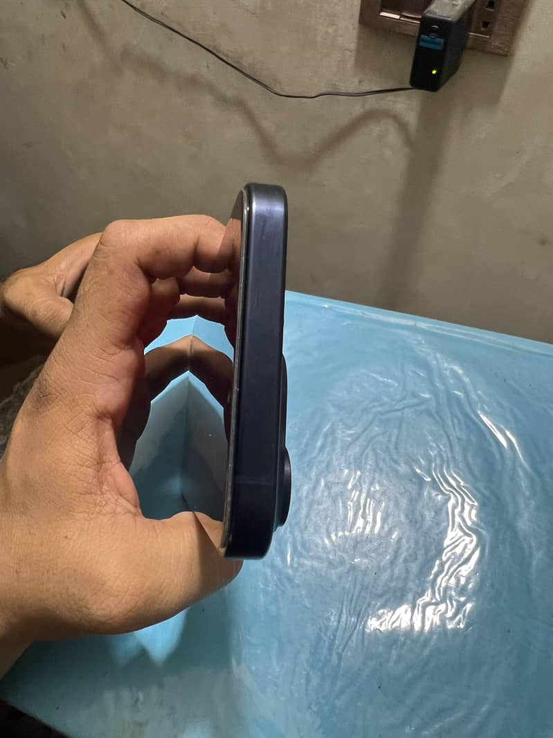 Apple iPhone 15 Pro Max 2