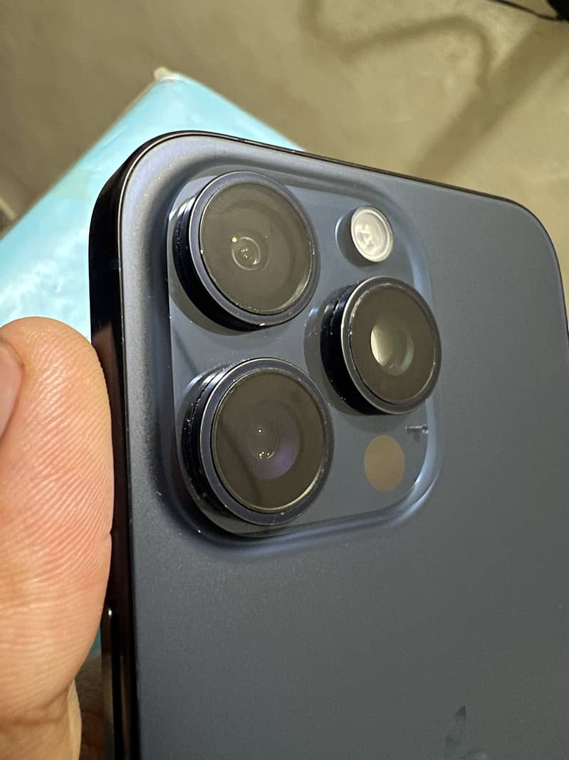 Apple iPhone 15 Pro Max 3