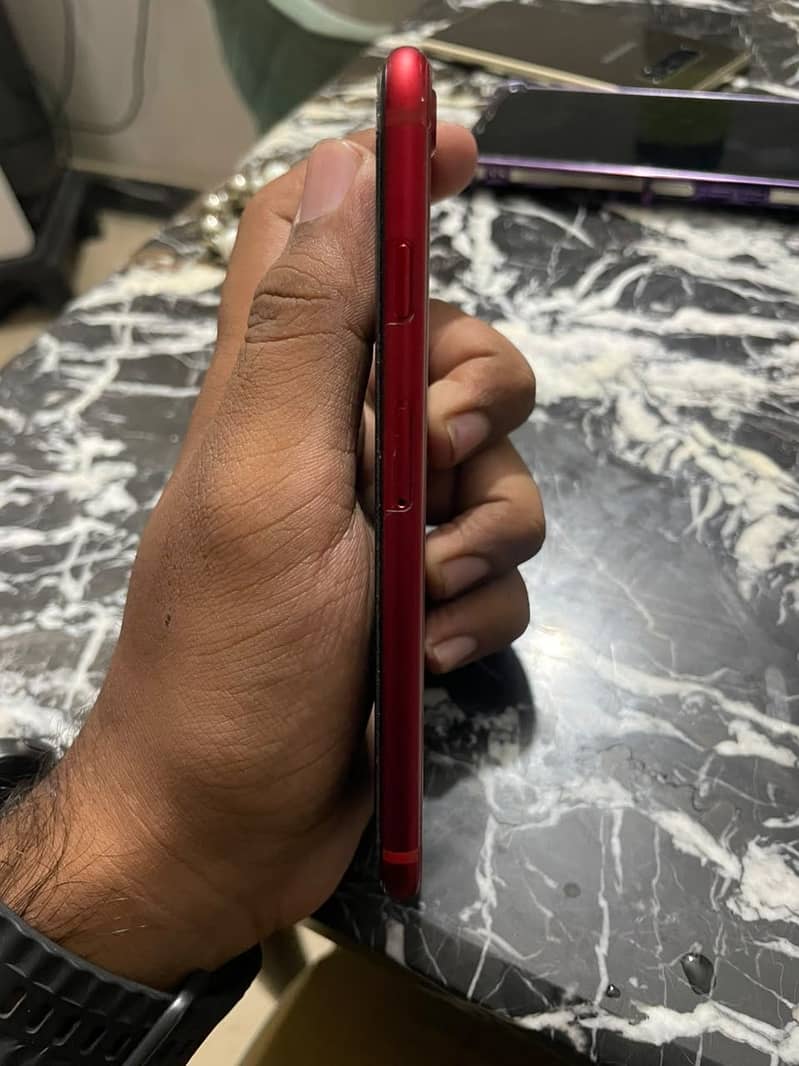 Apple iPhone 8 3