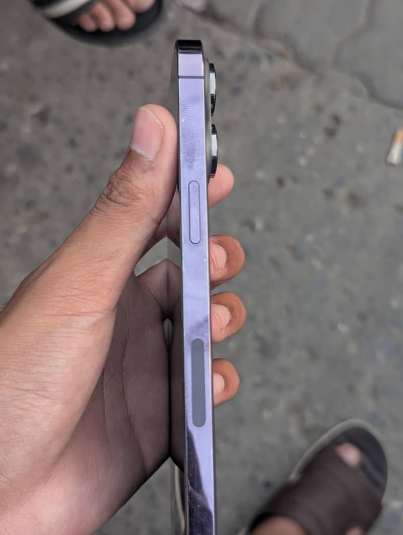 Apple iPhone 14 Pro Max 4