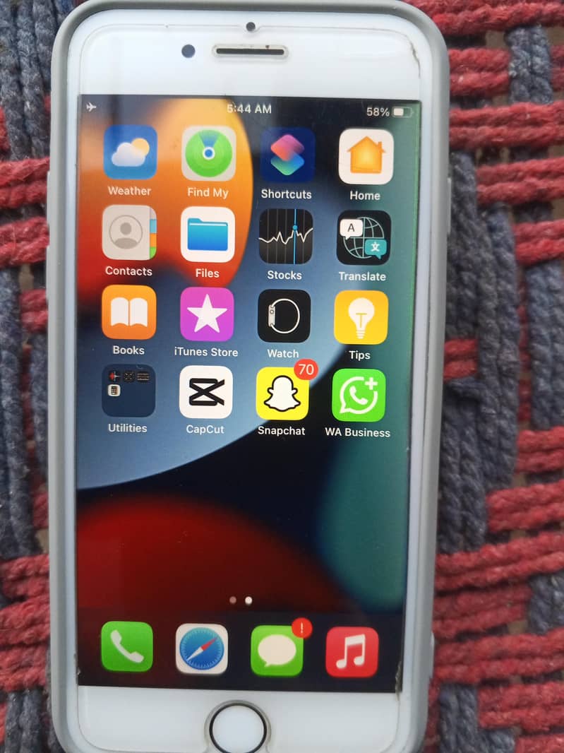 Apple iPhone 7 0