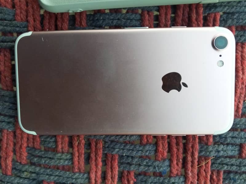 Apple iPhone 7 1