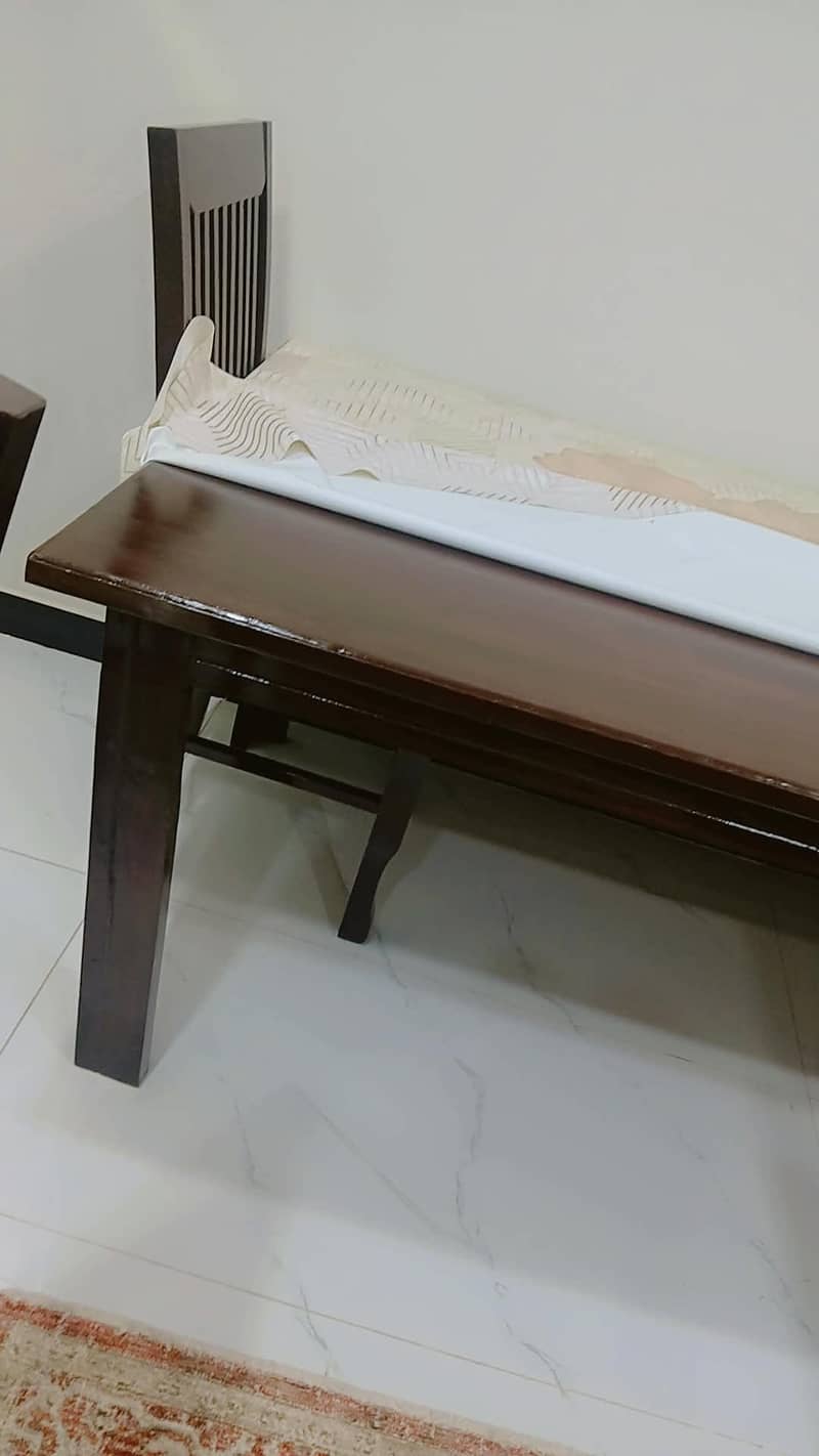 Solid Wood 6-Seater Dining Table Set – Excellent Condition 3
