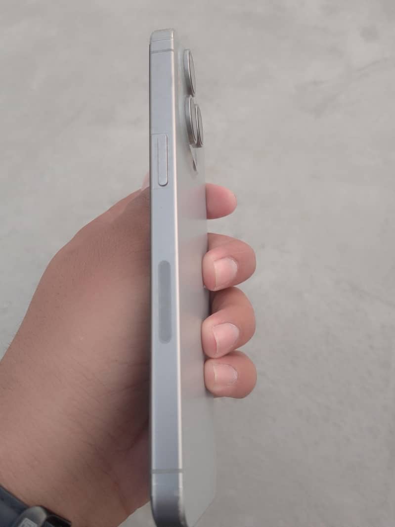 Apple iPhone 15 Pro Max 1