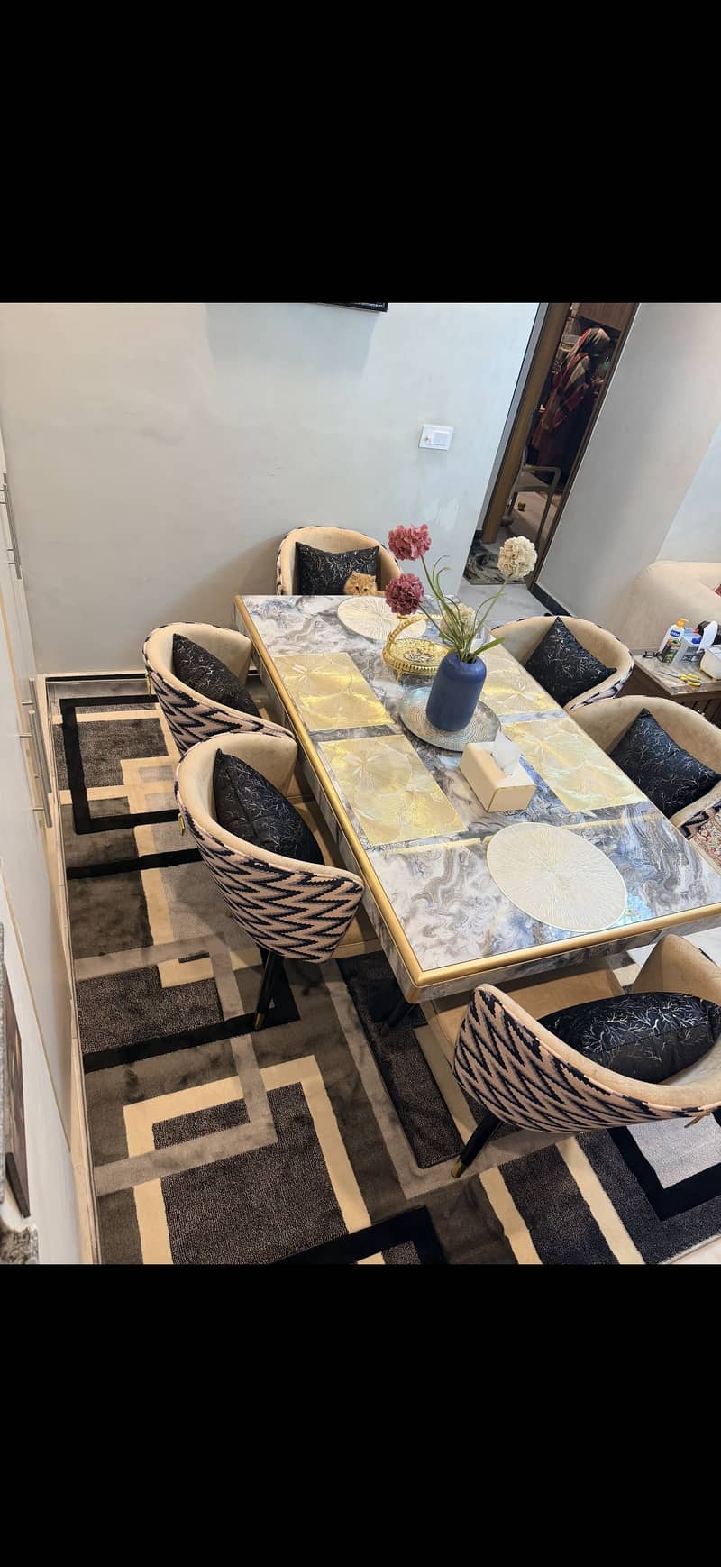 6 seater dining table 0