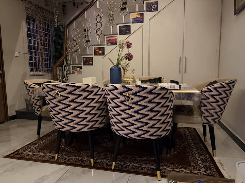 6 seater dining table 1