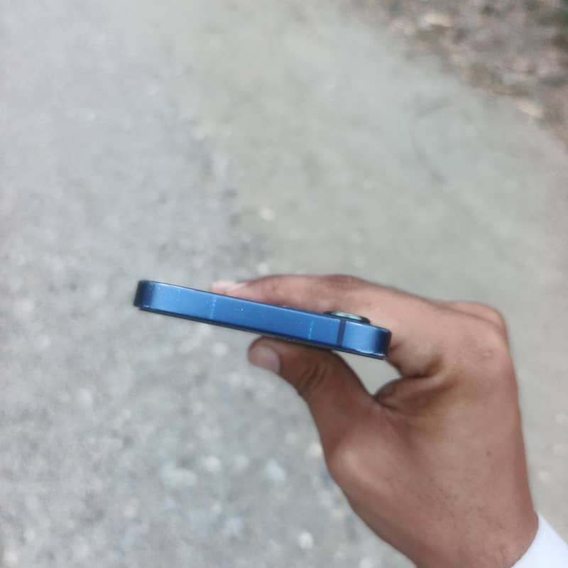 Iphone 12JV 3