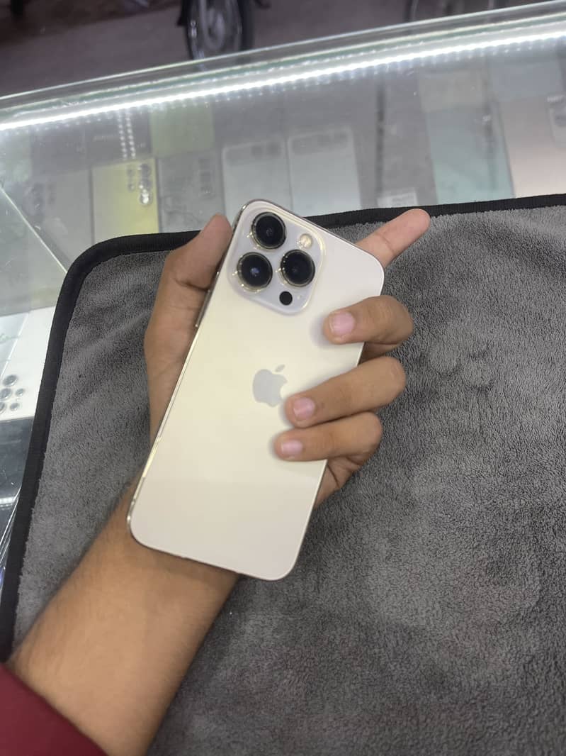 Apple iPhone 13 Pro 0