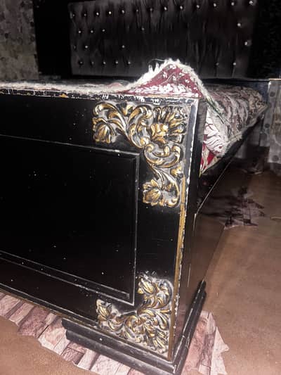 Bed with 2 side table and dressing table