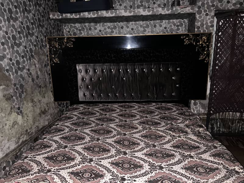 Bed with 2 side table and dressing table 7