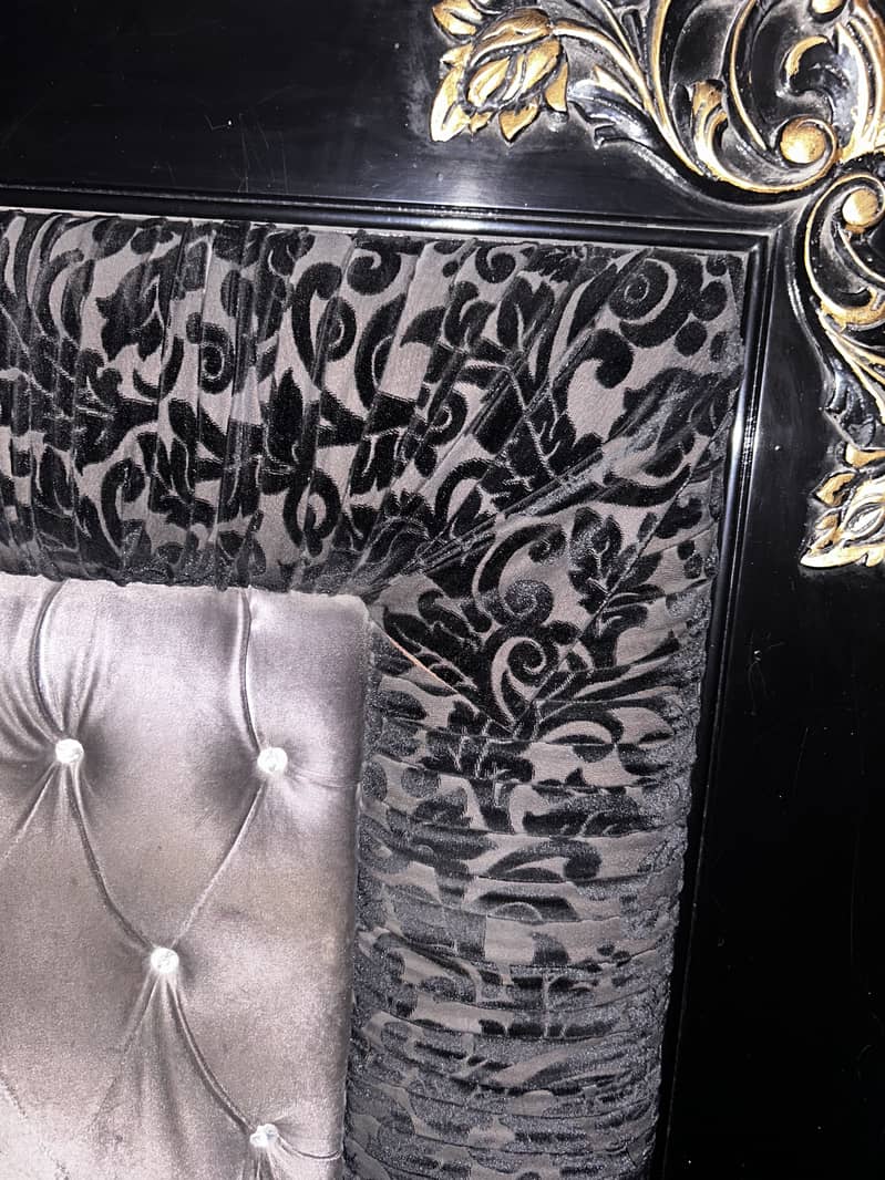 Bed with 2 side table and dressing table 8