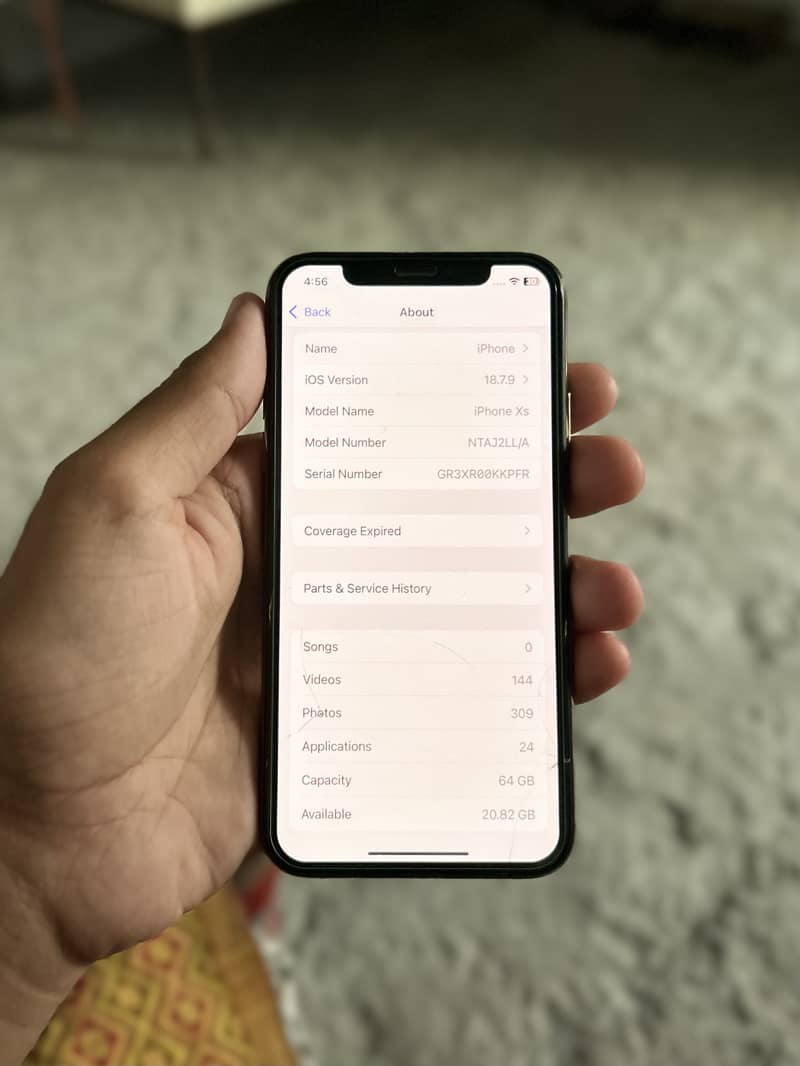 Apple iPhone XS 4