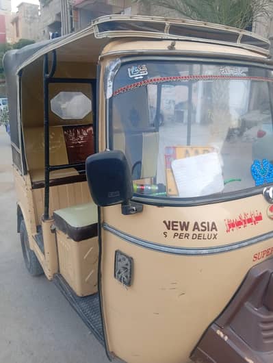 new ashia rikshwa 3 seater bhatren condition main bus Lou our chalao
