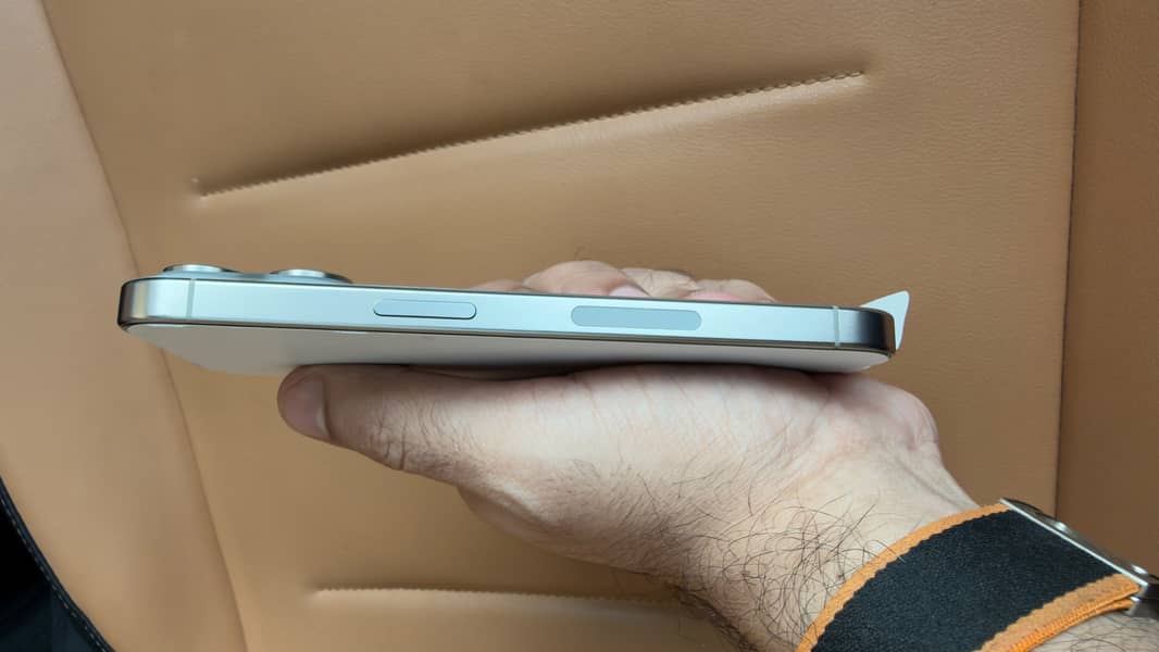 Apple iPhone 15 Pro 2
