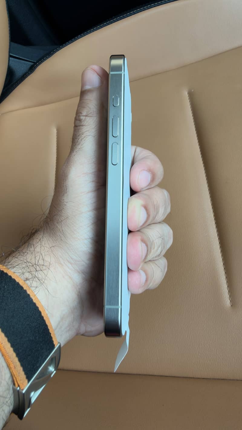 Apple iPhone 15 Pro 3