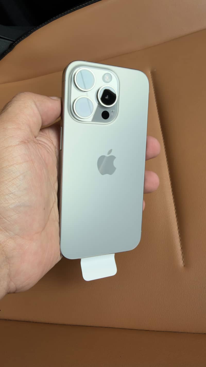 Apple iPhone 15 Pro 4