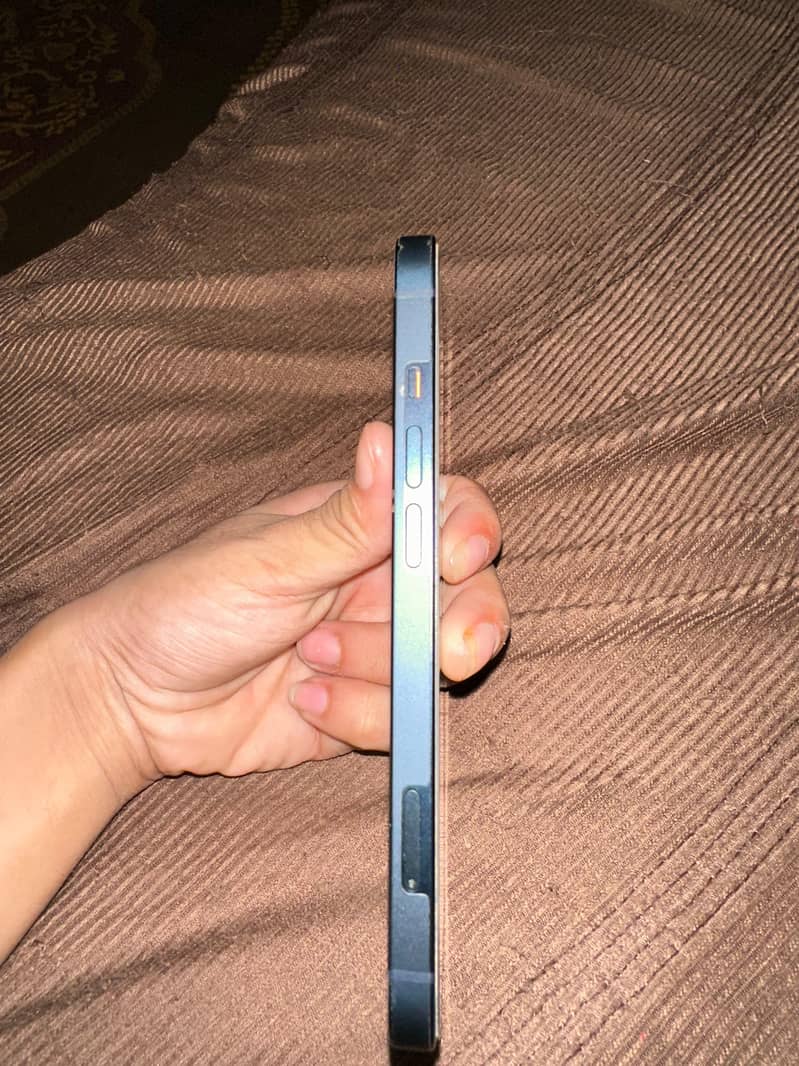 Apple iPhone 13 1