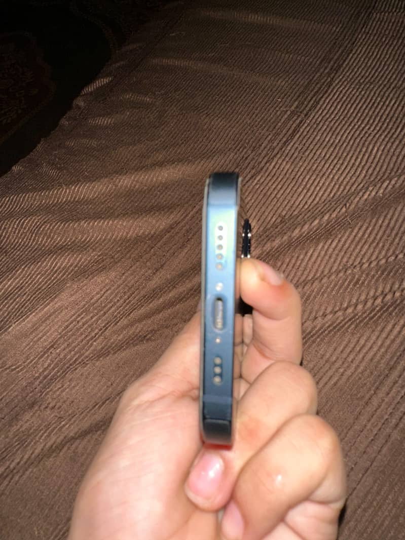 Apple iPhone 13 4