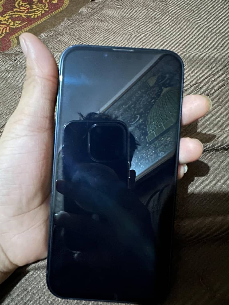 Apple iPhone 13 5