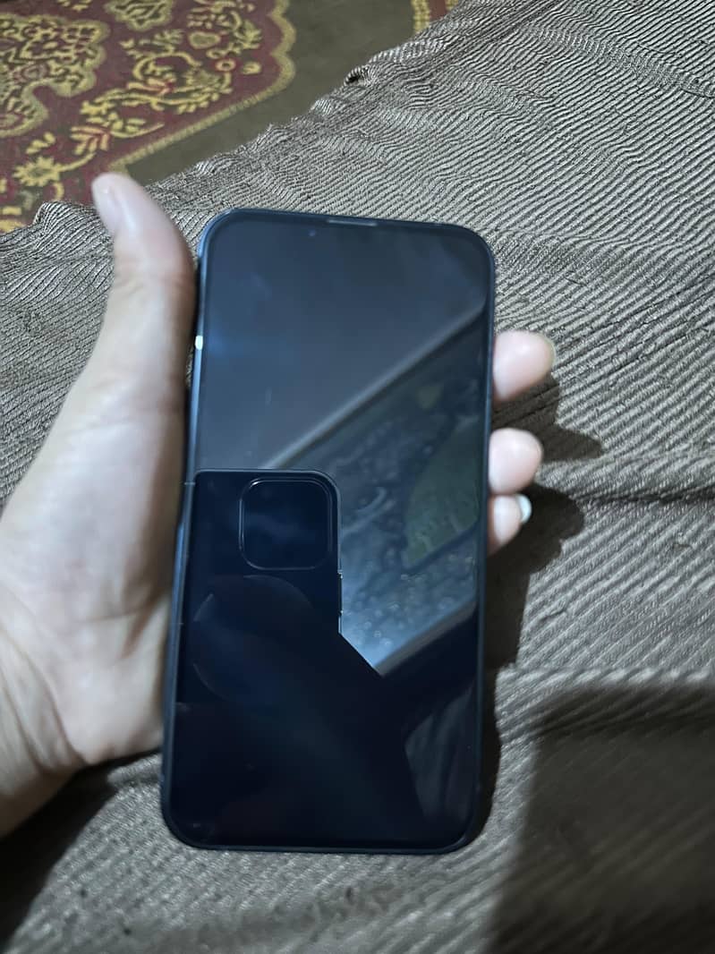 Apple iPhone 13 6