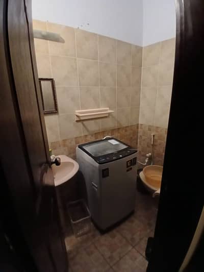 DHA Ph 6 300 YD Bungalow Upper Portion For Rent