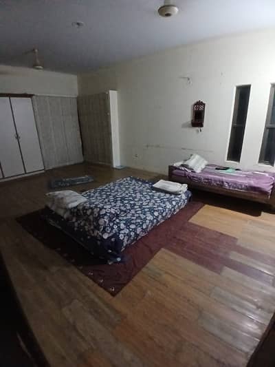 DHA Ph 6 300 YD Bungalow Upper Portion For Rent