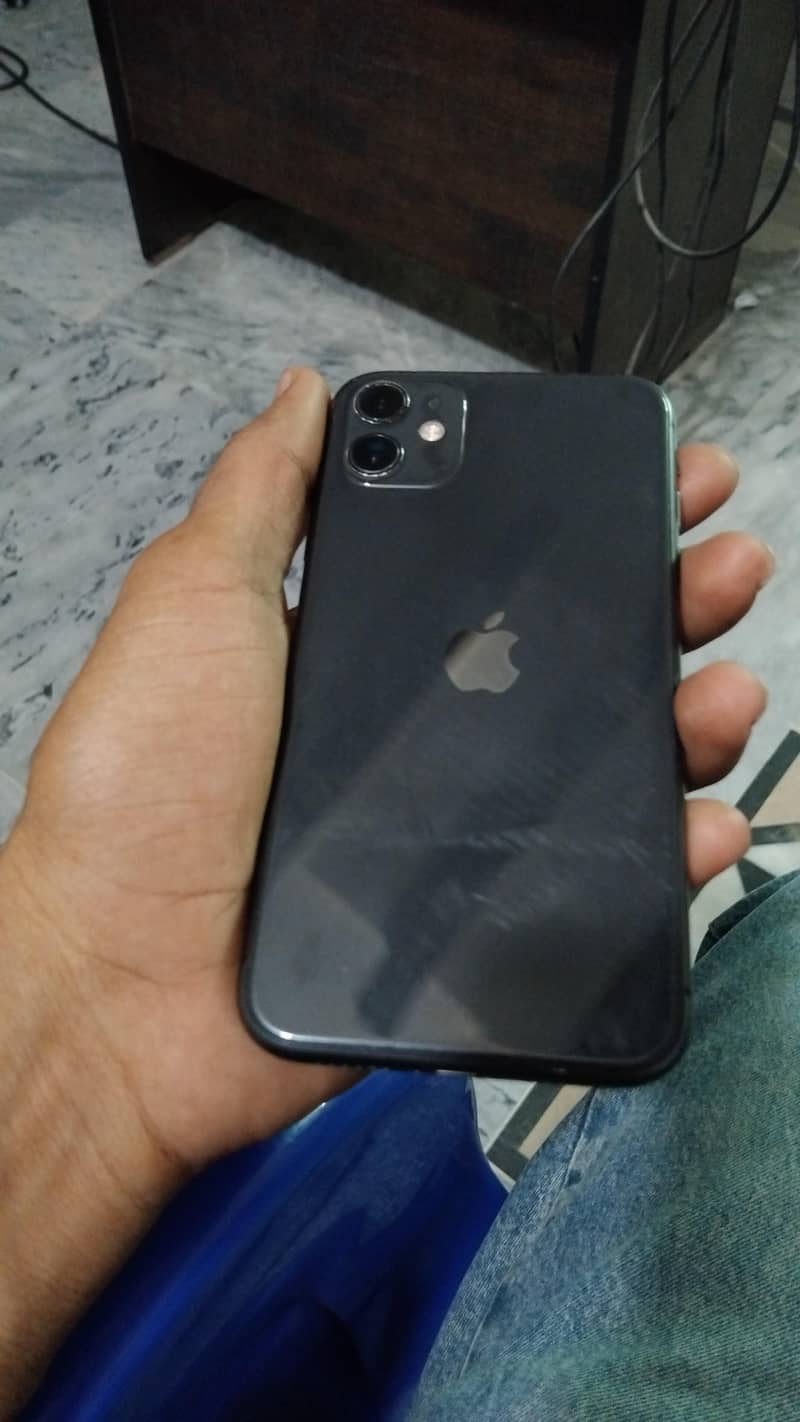 Apple iPhone 11 3