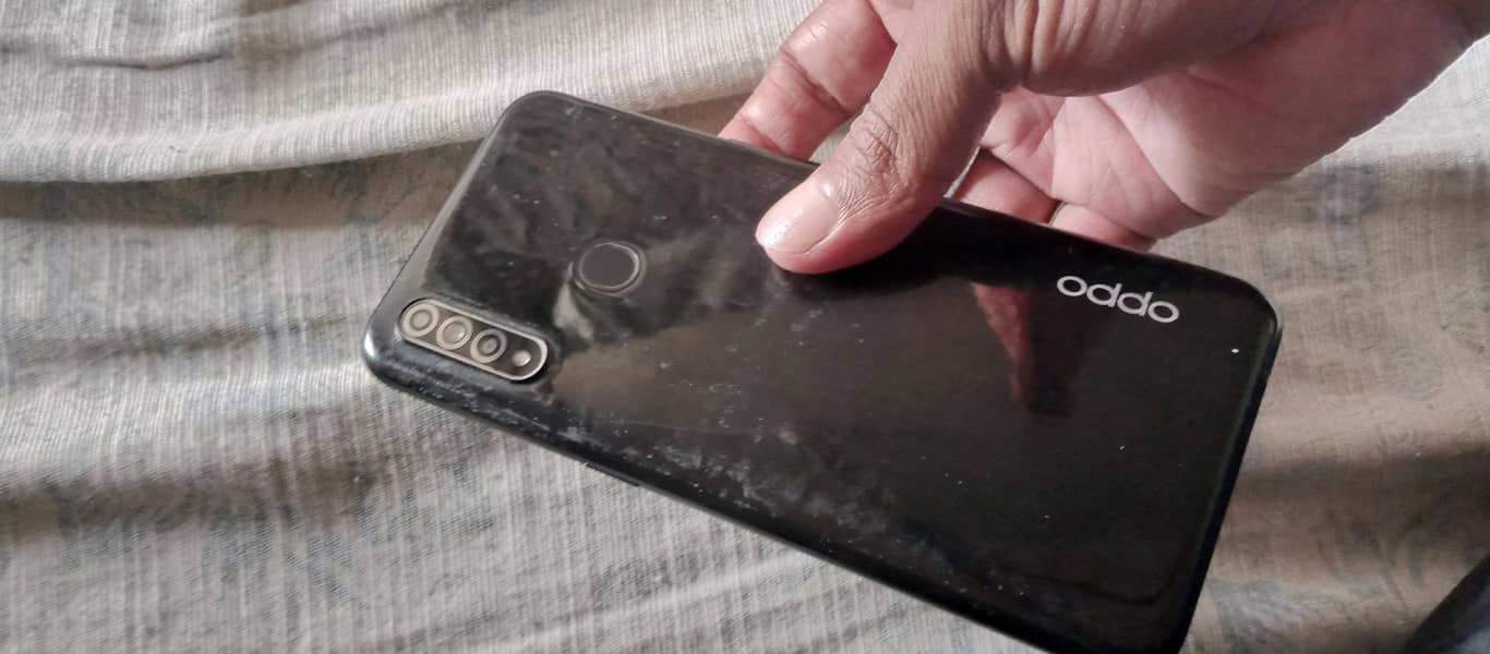 OPPO A31 1