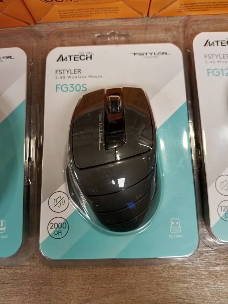 Gaming mouse 10