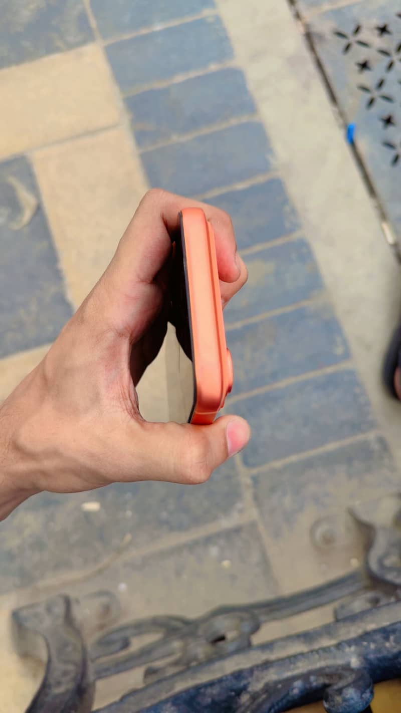 Apple iPhone 17 Pro Max 4