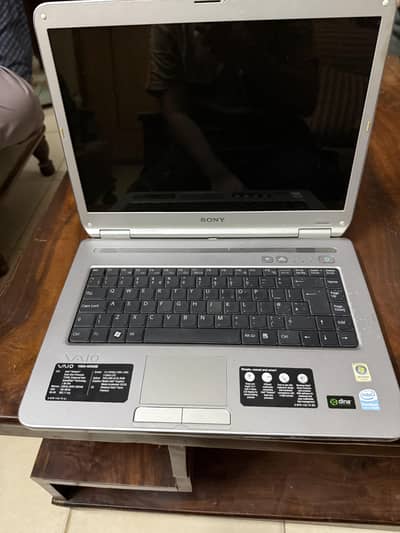 sony vaio VGN -NR38E