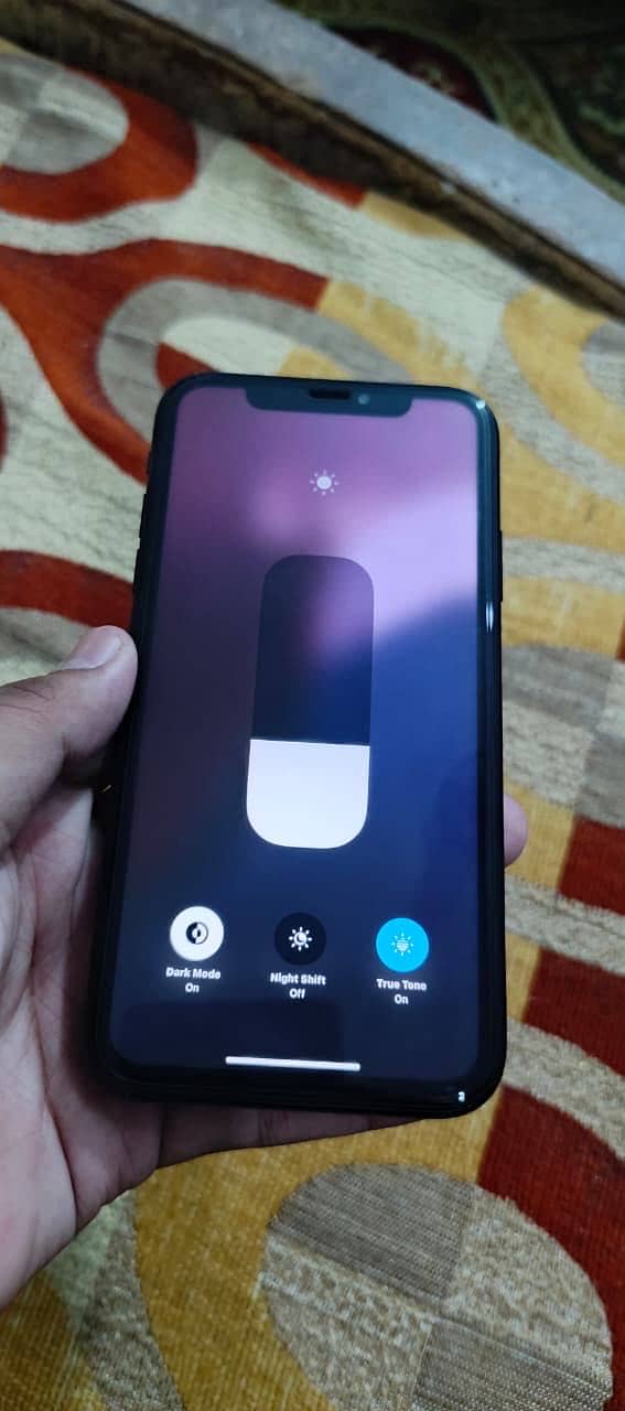 Apple iPhone XR 7