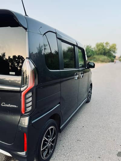 Honda N Box Custom 2022