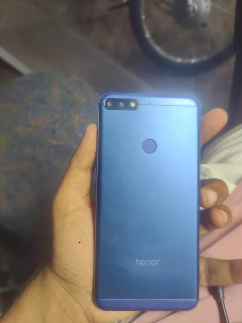Honor 7C 1