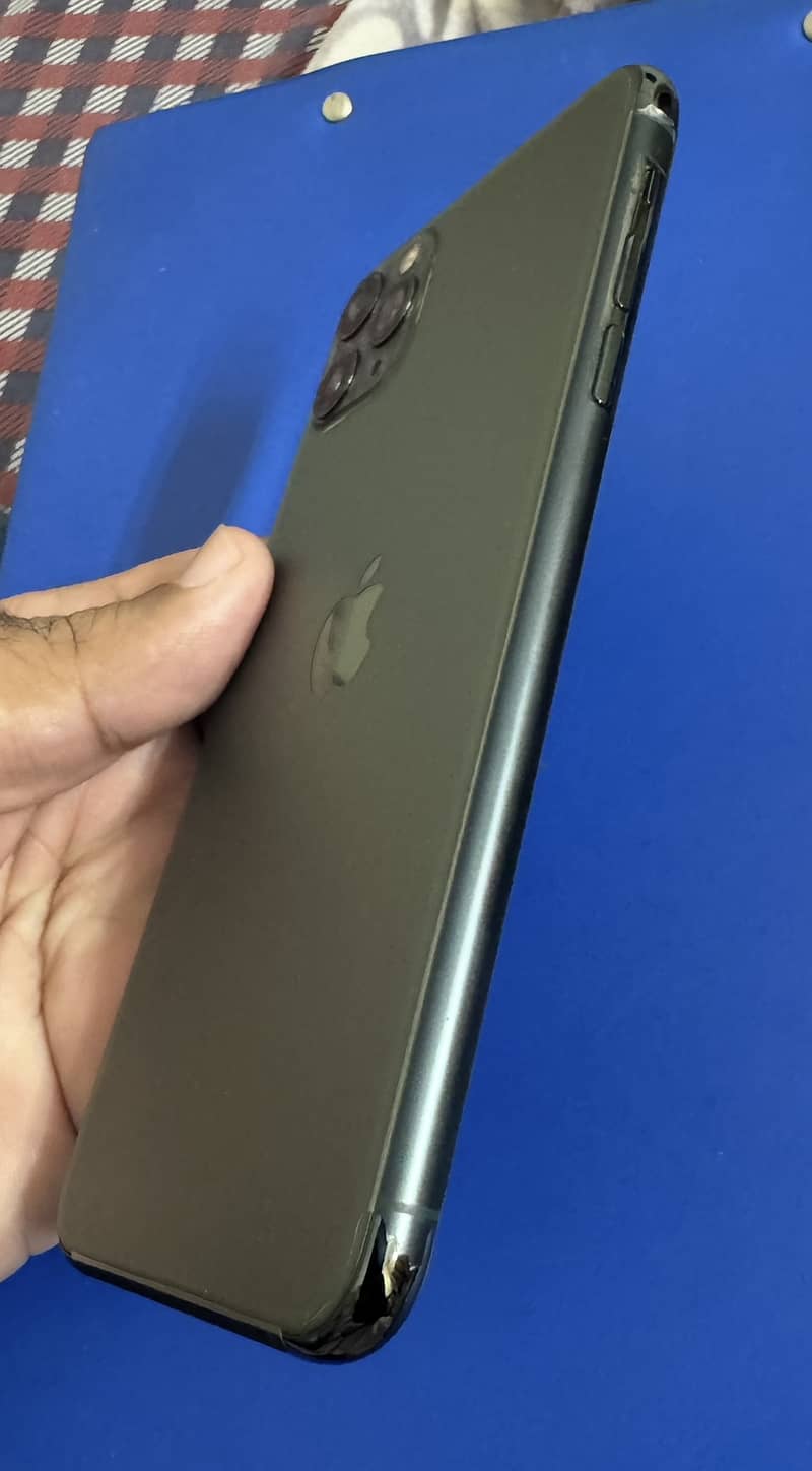 Apple iPhone 11 Pro Max 3