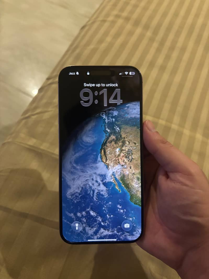 Apple iPhone 16 Pro Max 1